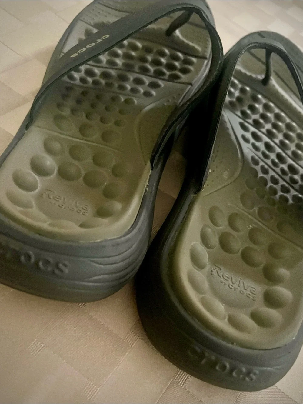 Crocs Reviva Collection Sandals Flip Flops Men’s 8 Women’s 10